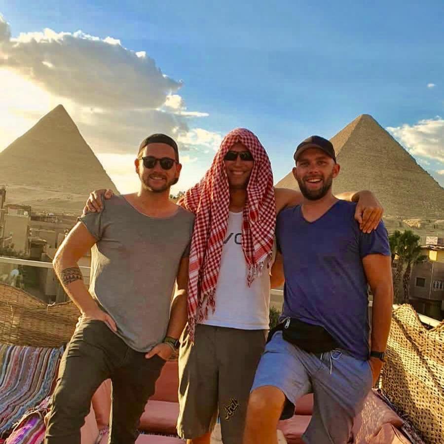Carpet Alaadein Pyramids View Hotell Kafret el-Gabal Exteriör bild